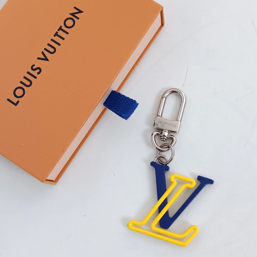 Louis Vuitton ✨️2021 LV Line Key Holder MP3018 - Picture 3 of 11
